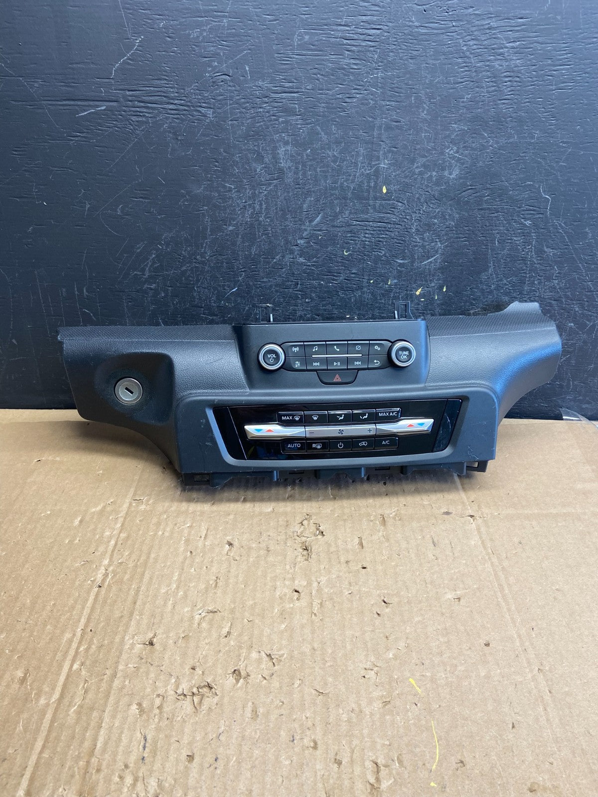2020 to 2023 Ford Explorer A/C Heater Climate Control Panel ad2292 DG0