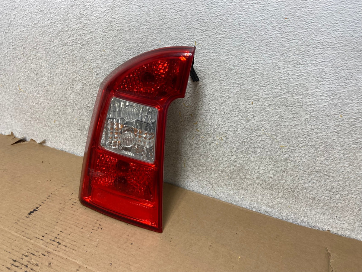 2007 2008 2009 2010 2011 2012 Kia Rondo Left Driver LH Tail Light AH4024 LK2