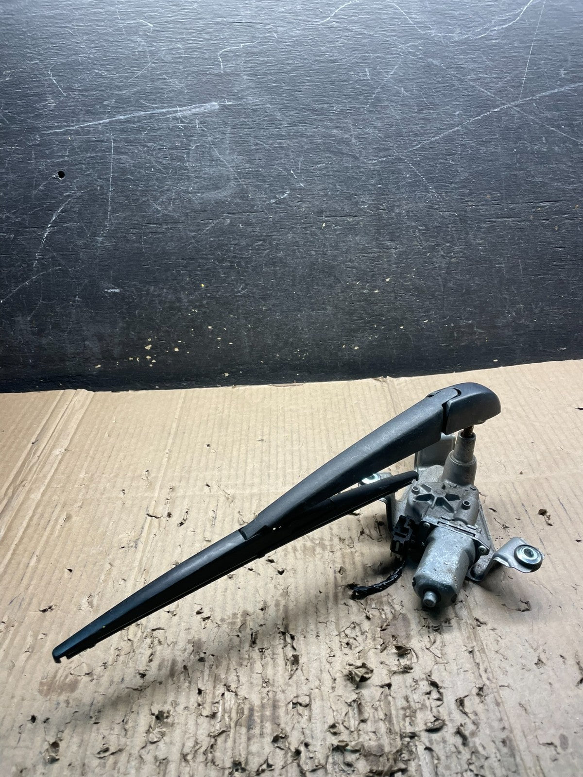 2014-2021 Dodge Durango  Tailgate Back Door Rear Wiper Motor Wiper X3992 DG2