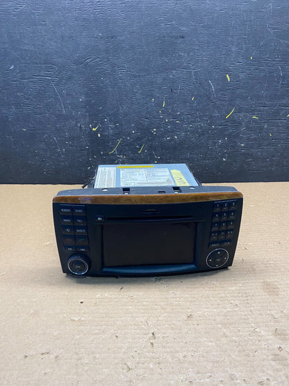 2009-2013 Mercedes W251 R350 Head Command Navigation Radio 6 CD Player S6511 DG0