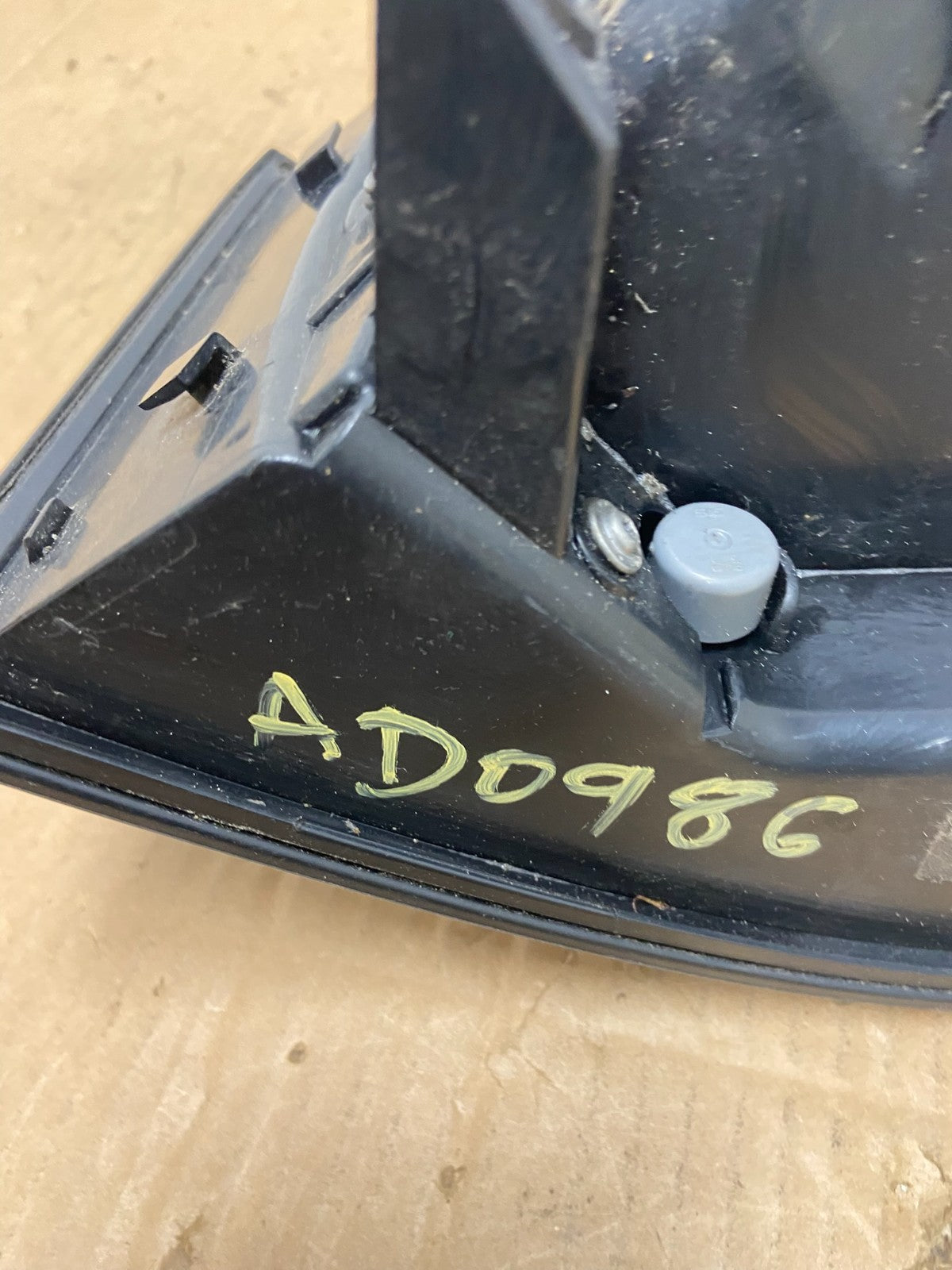 2014 - 2017 Land Rover Range Rover Sport Left Driver LH Tail Light AD0986 DG6