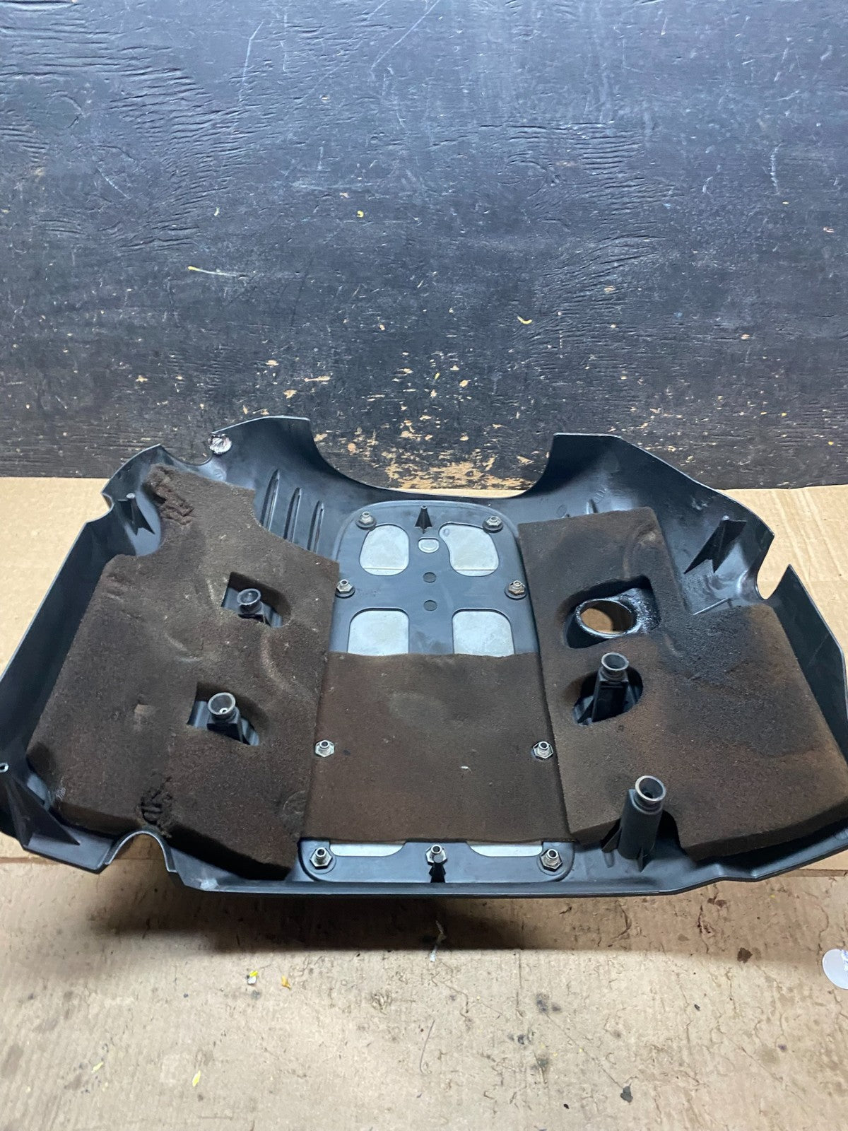 2005 to 2010 Chrysler 300 5.7L V8 Hemi Engine Motor Cover OEM X9596 DG4