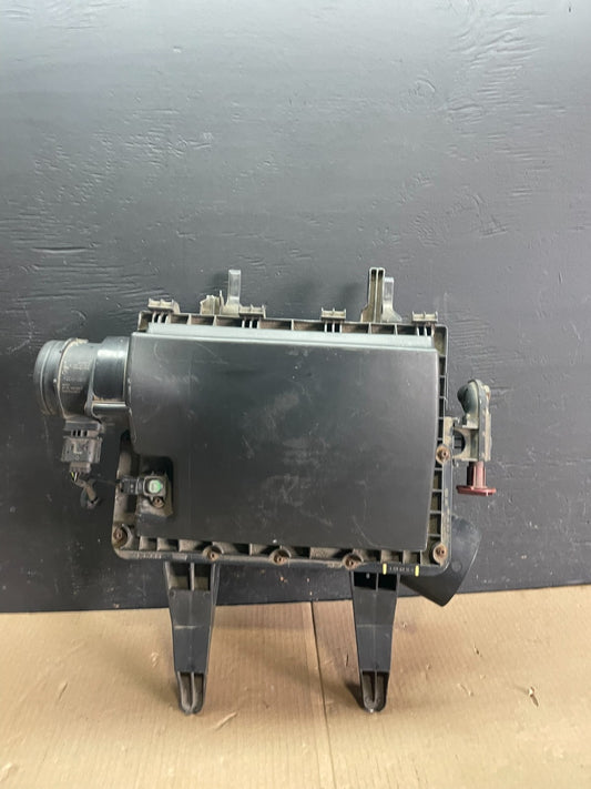 2010 to 2018 Mercedes-Benz Sprinter 2500 3.0L Air Cleaner Box ab7841 DG0