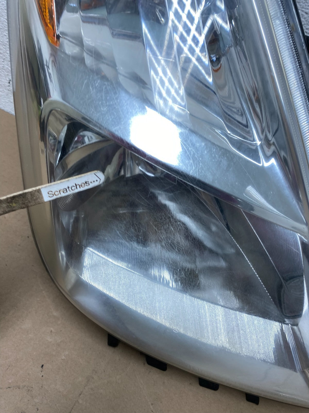 2004-2005 Toyota Prius Right Passenger RH Halogen Headlight AG4529 DW3