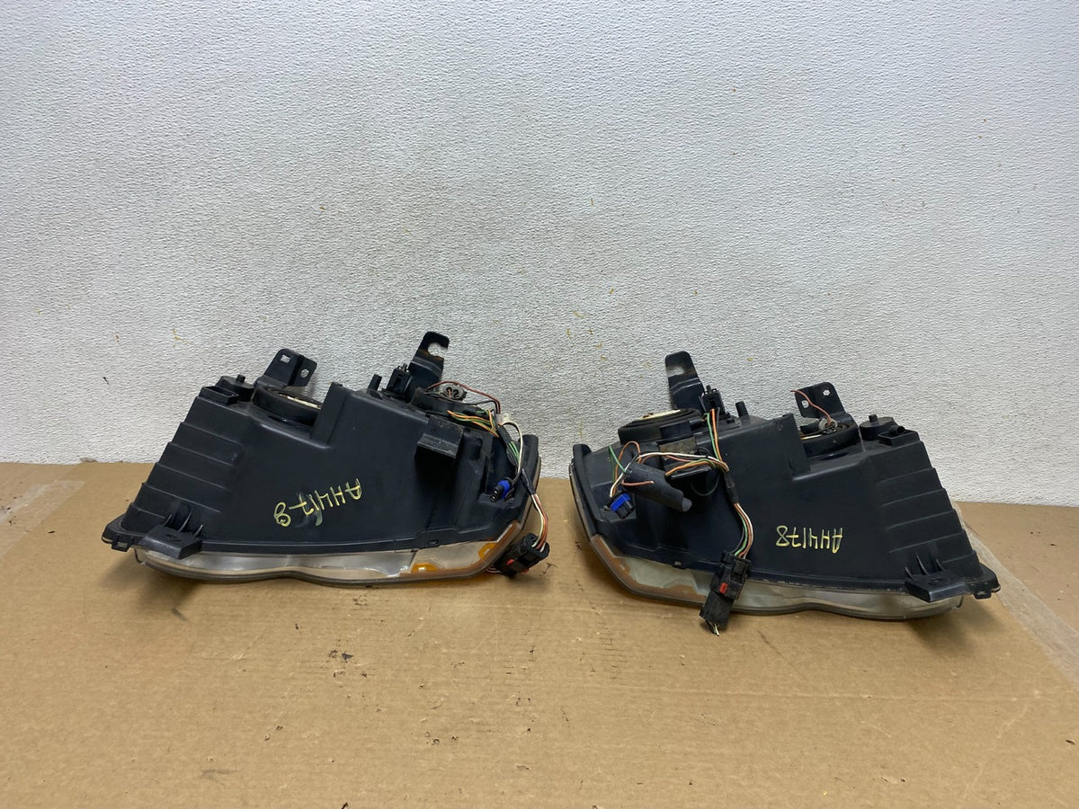 2008-2010 Jeep Grand Cherokee Left+Right Set Halogen Headlights AH4178 DW10