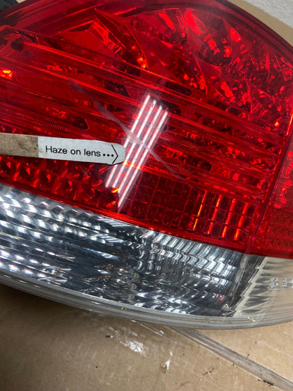 2006 to 2008 BMW 7-Series 750li 760li Right Passenger Tail Light AE6686 LK4