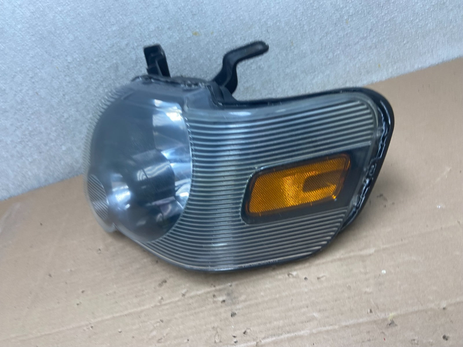 2006 2007 2008 2009 2010 Ford Explorer Left Driver LH Side Headlight AA8741 DW1