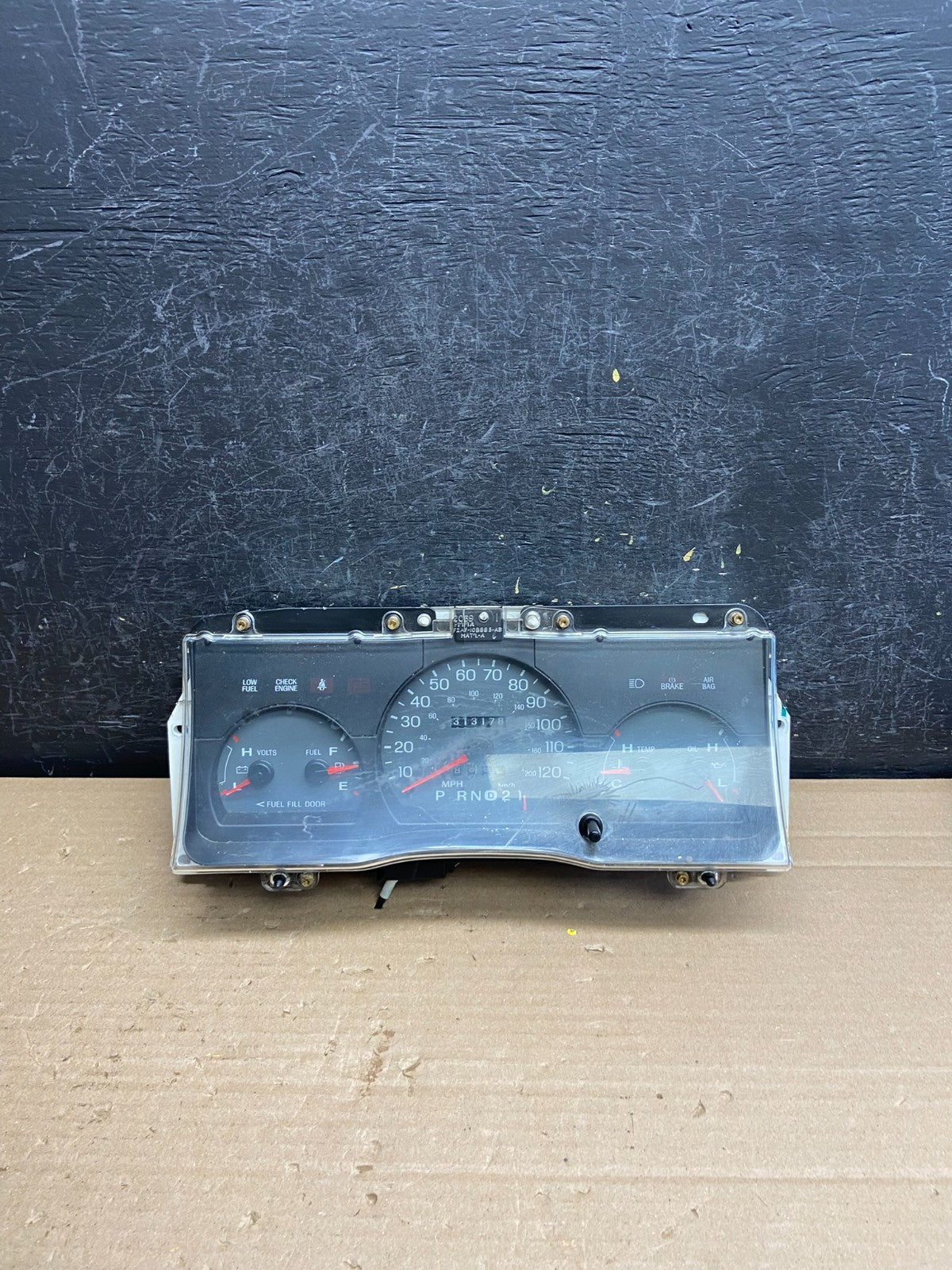2001 to 2005 Mercury Grand Marquis Speedometer Cluster Gauge AG0291 DG0