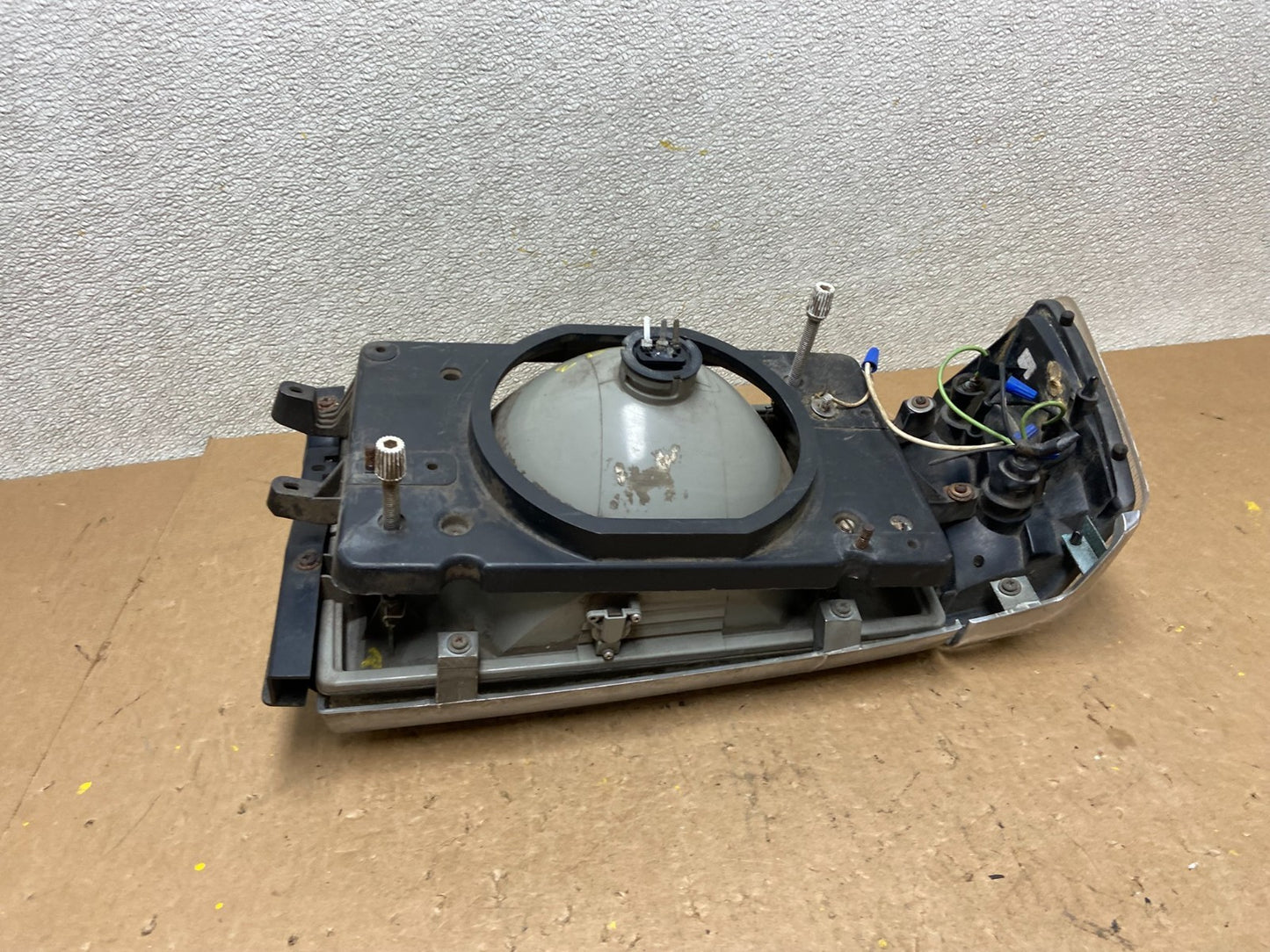 1990 to 1993 Volvo 240 Driver Left Side Headlight Z79936