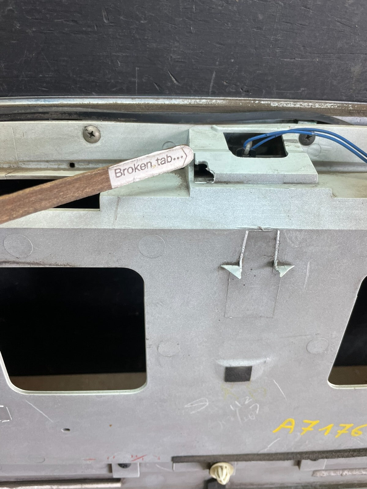 2006 2007 Infiniti M35 Rear Trunk Panel Trim Molding W/ Lights OEM L9194 DG13