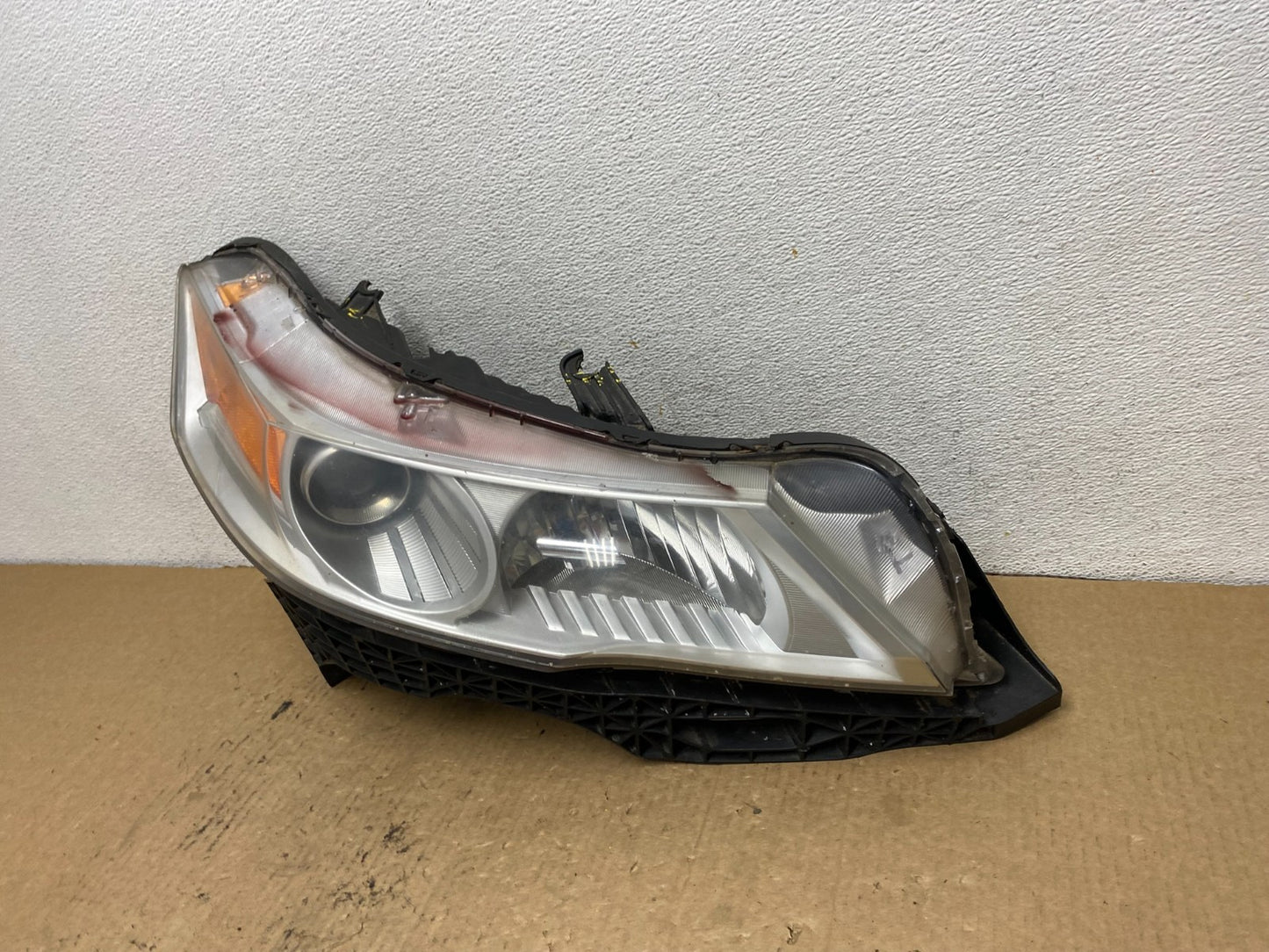 2009 to 2011 Acura TL Headlight Right Passenger Side Xenon HID TYC AG2345 DW1