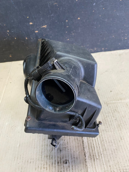 2010-2013 Land Range Rover Sport Left Driver Air Filter Cleaner Box O7872 DG0
