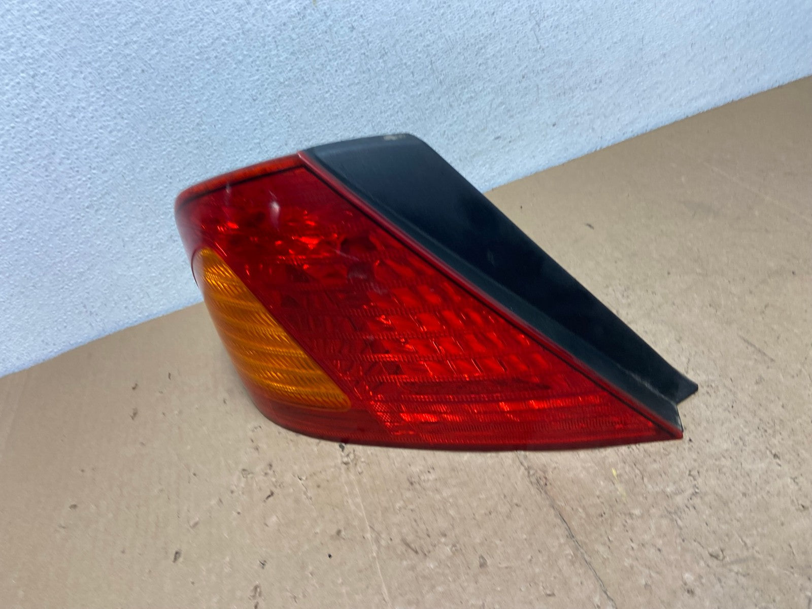 2000 2001 2002 Toyota Avalon Left Driver Side Tail Light AC7191 LK1