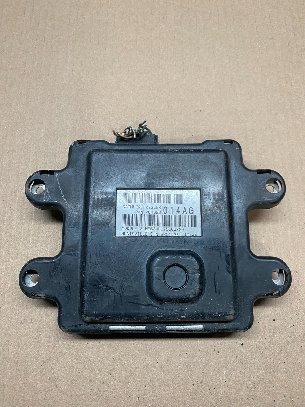 2006 Dodge Durango  Fuse Box Relay Unit Module Body Control P04692024AF E4392 PS0