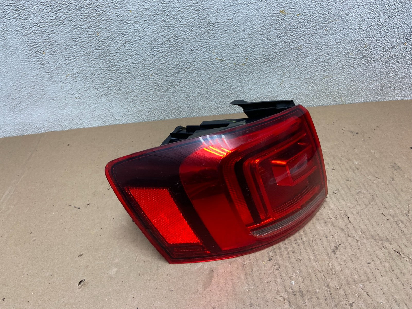 2013 - 2014 Volkswagen Jetta Hybrid Left Driver LH LED Tail Light OEM AB6048 DW2