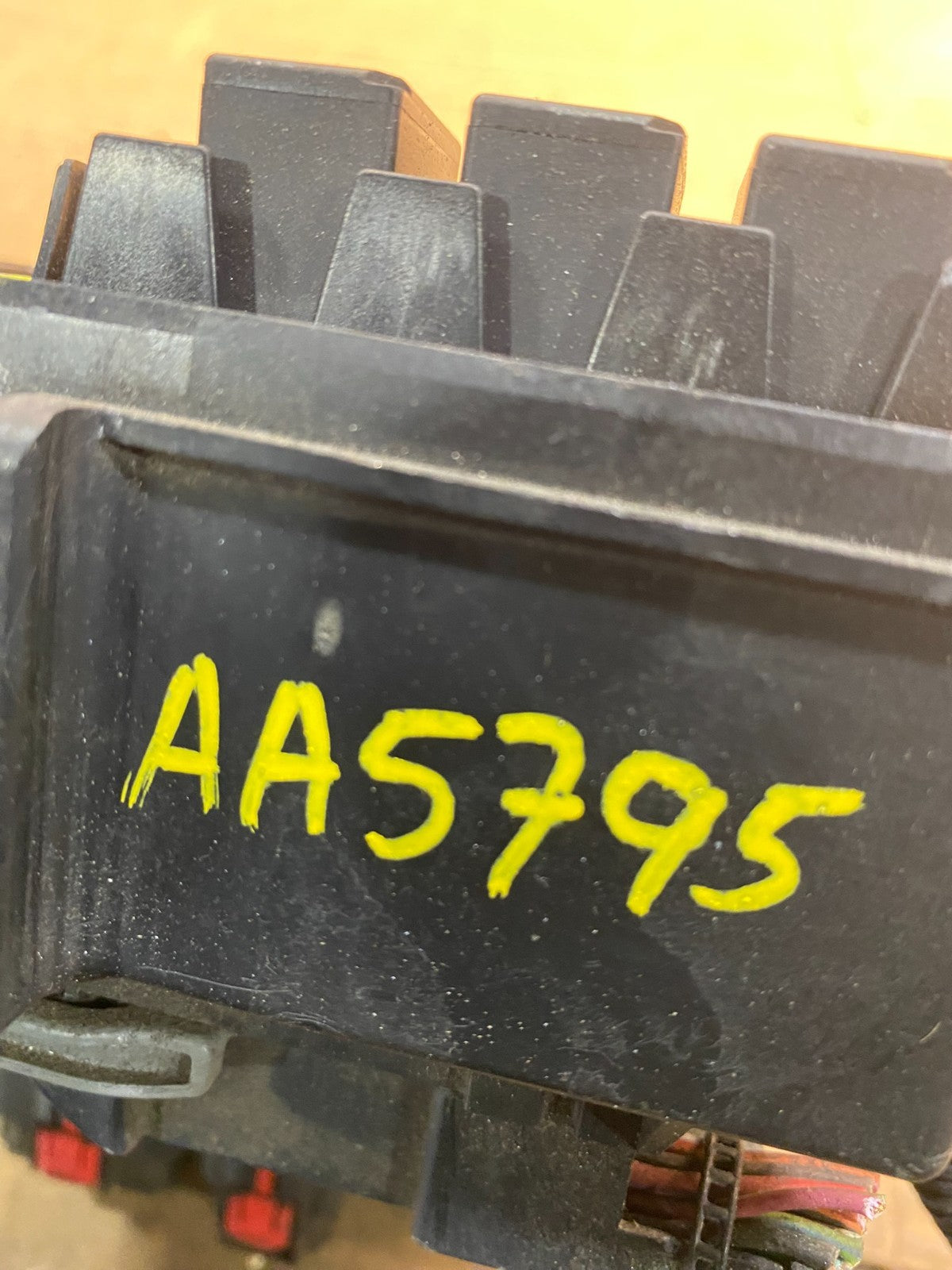 2005 Jeep Grand Cherokee Integrated Power Fuse Box Relay 04692071AB AA5795 DG7