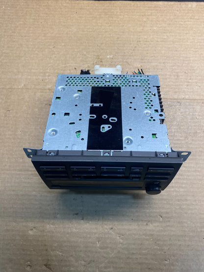 2003 - 2010 Lincoln Town Car AM/FM Radio CD Player af7828 DG4