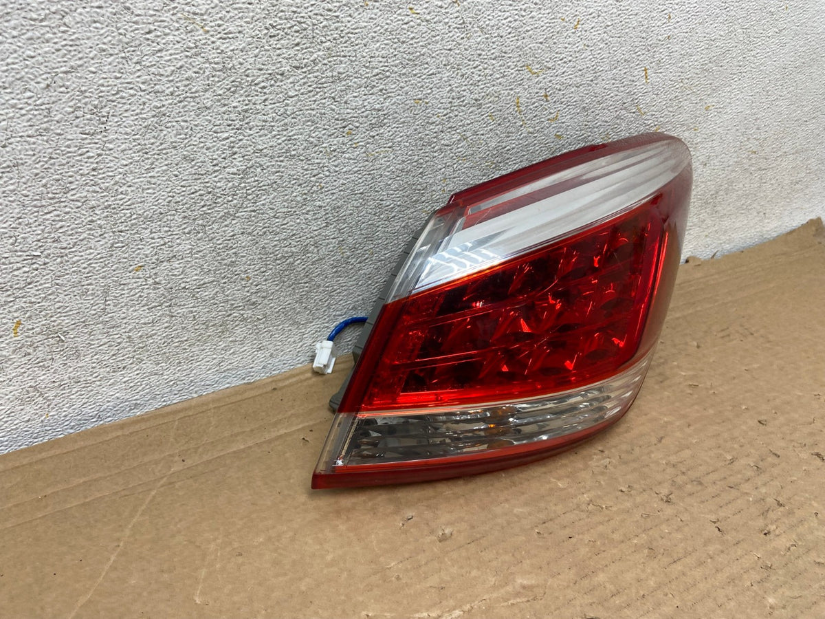 2011 - 2014 Nissan Murano Right Passenger Side RH Tail Light AH8505 LK1