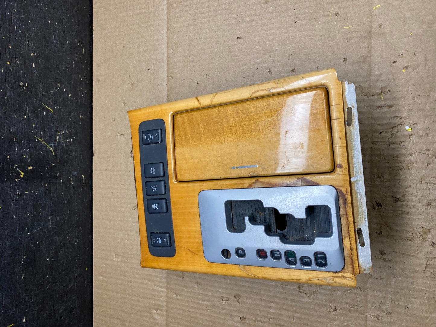 2008 to 2010  Infiniti QX56 Center Console Shifter Bezel Woodgrain v1509 DG0