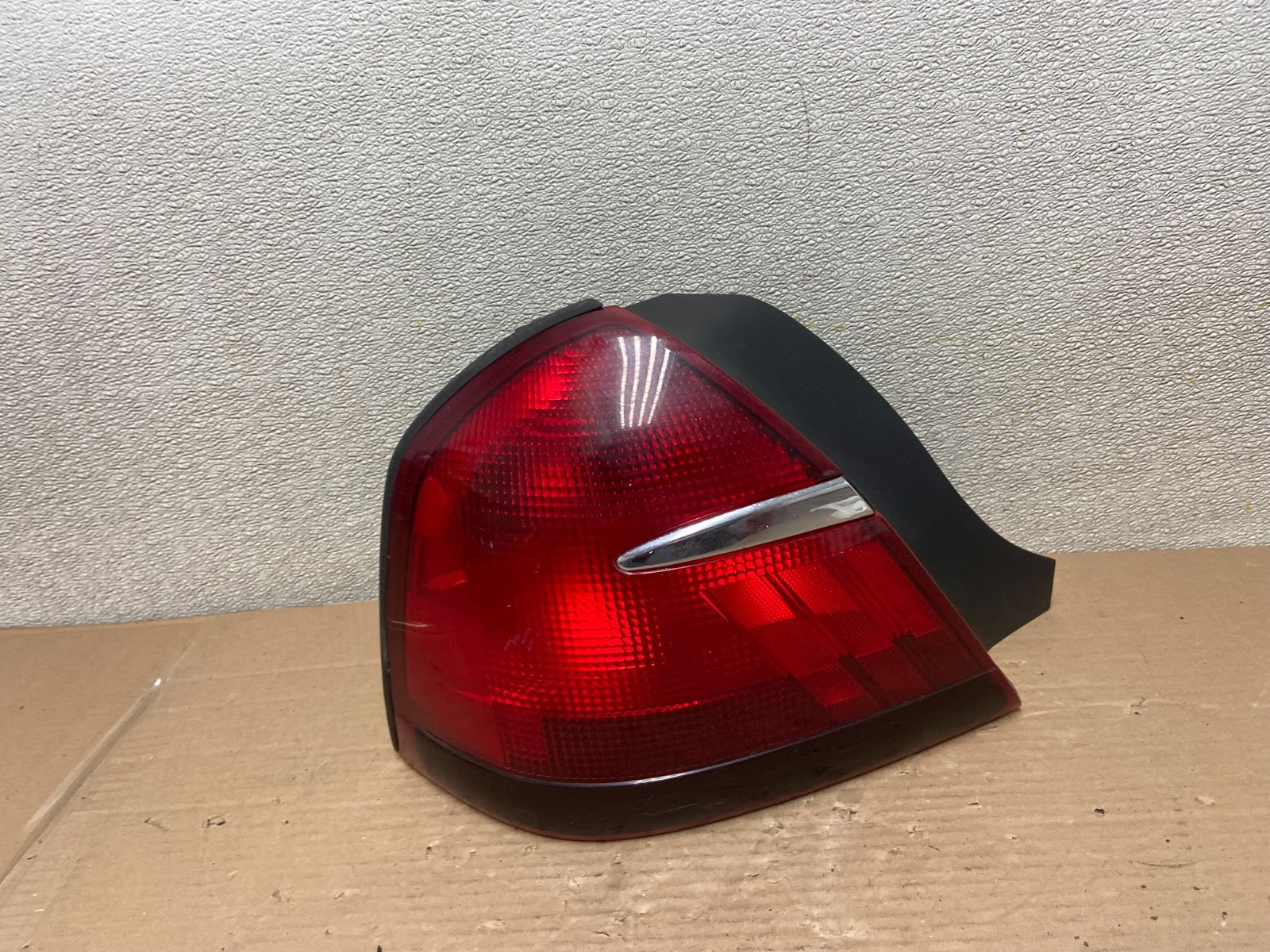 1998 - 2002 Mercury Grand Marquis Left Driver Lh Side Tail Light Oem AA9329 LK0
