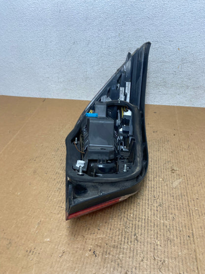 2008 2009 2010 BMW 5 525i 530i Right Passenger Rh Tail Side Light AE2596 LK4