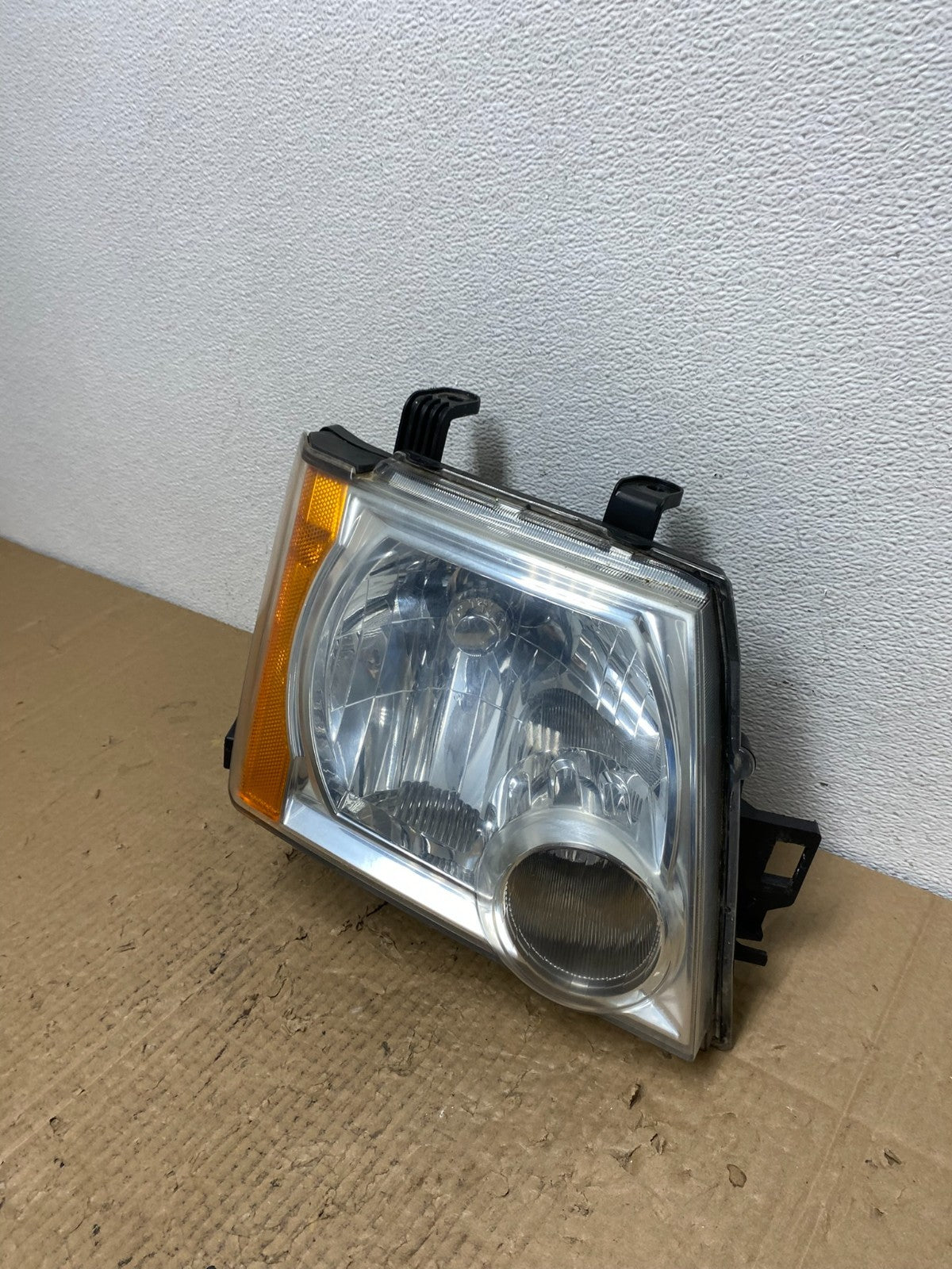 2005-2015 Nissan Xterra Right Passenger RH Headlight OEM AC4001 DW1