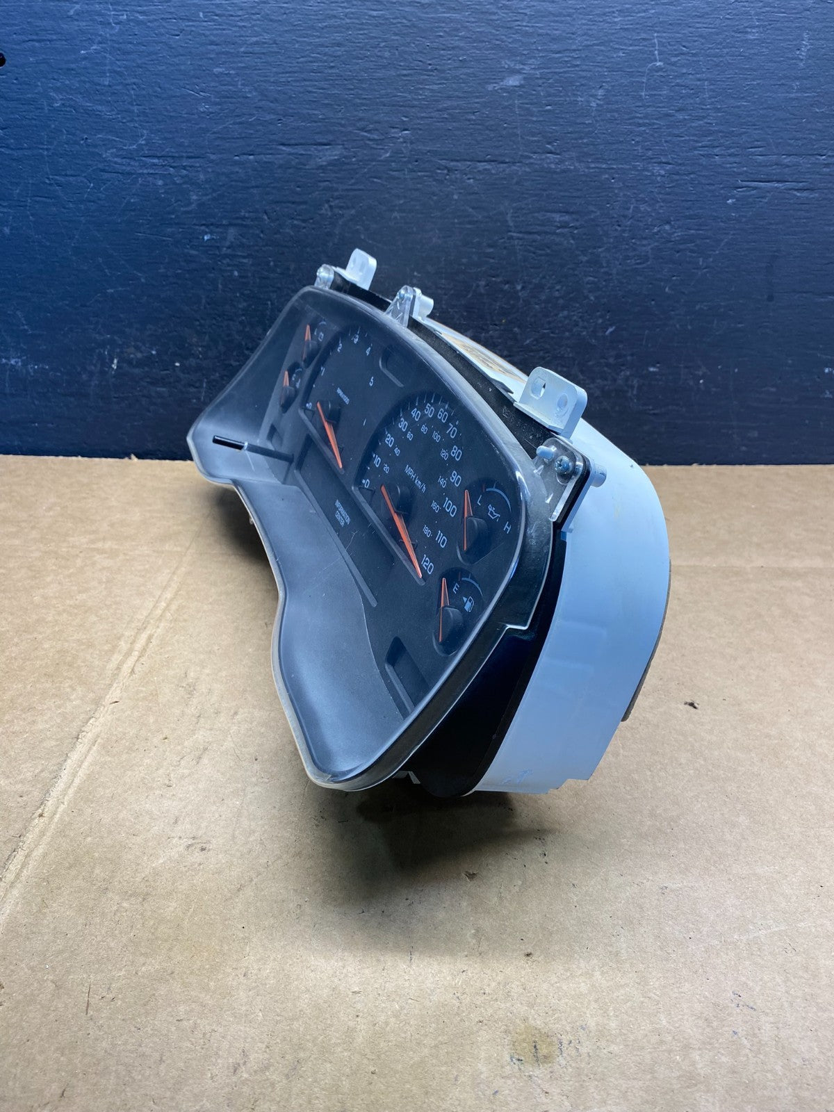 2001 2002 2003 Dodge Durango Speedometer Instrument Cluster Gauge AD3690 DG2