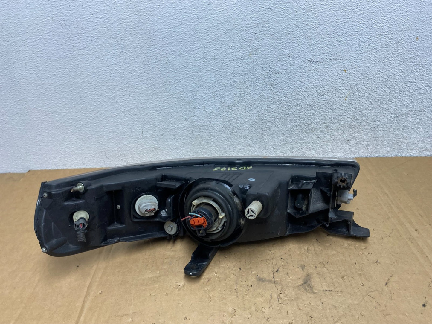 Sedan 2000 2001 Nissan Altima Headlight Right Passenger RH AD3176 DW5