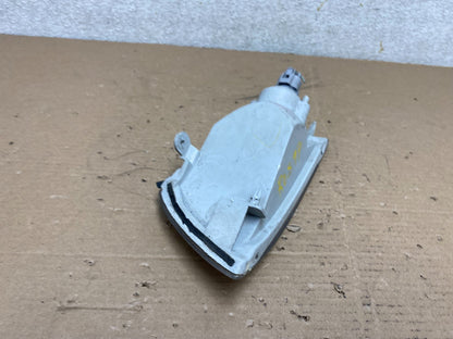 1997 to 2001 Mitsubishi Mirage Right Passenger RH Turn Signal OEM R0597 DW6