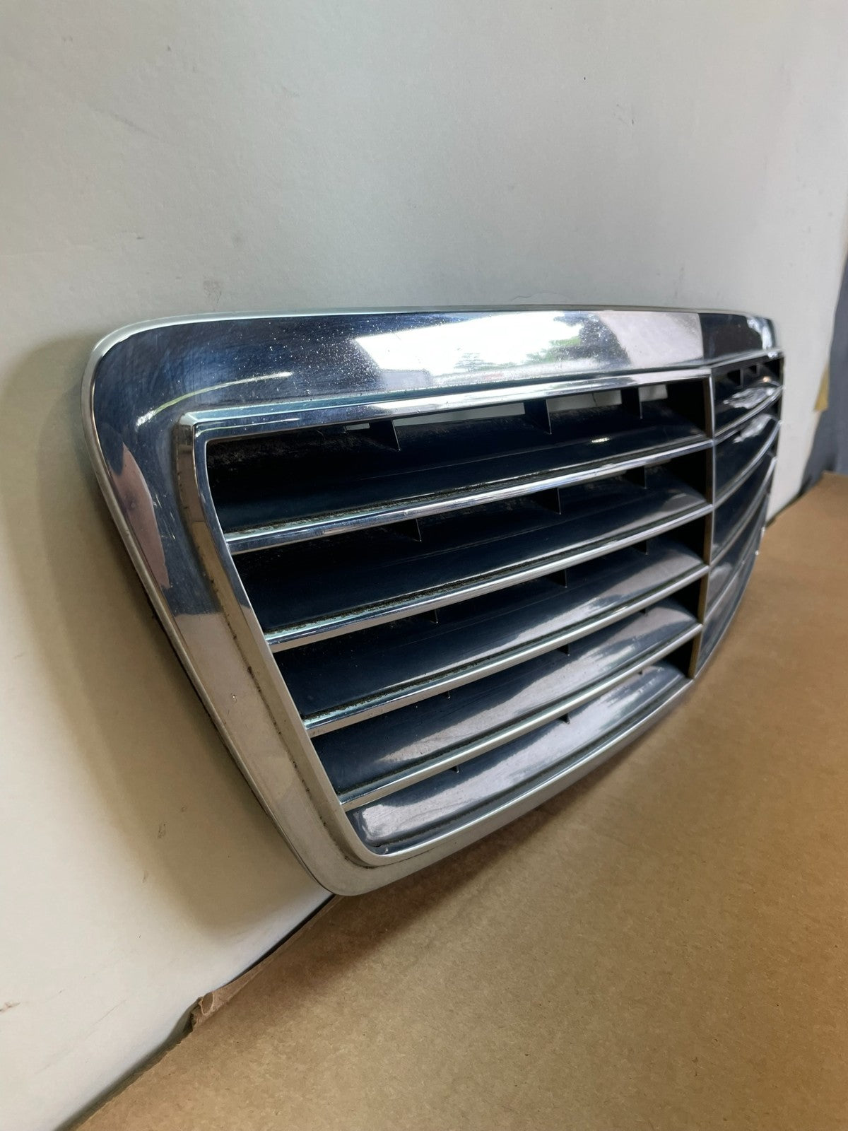 2003 to 2006 Mercedes Benz S-Class Front Grille AF8527 DG2