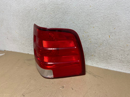 2003 2004 2005 2006 Ford Expedition Right Passenger Rh Tail light AH6759 LK2