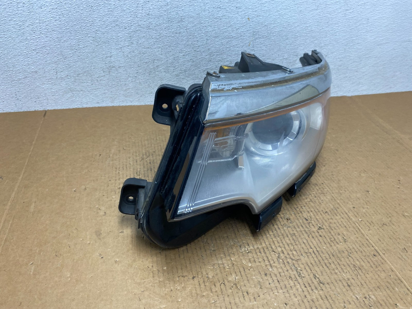 2011 to 2014 Ford Edge Front Left Driver Side Headlight Xenon AE1415 DW2