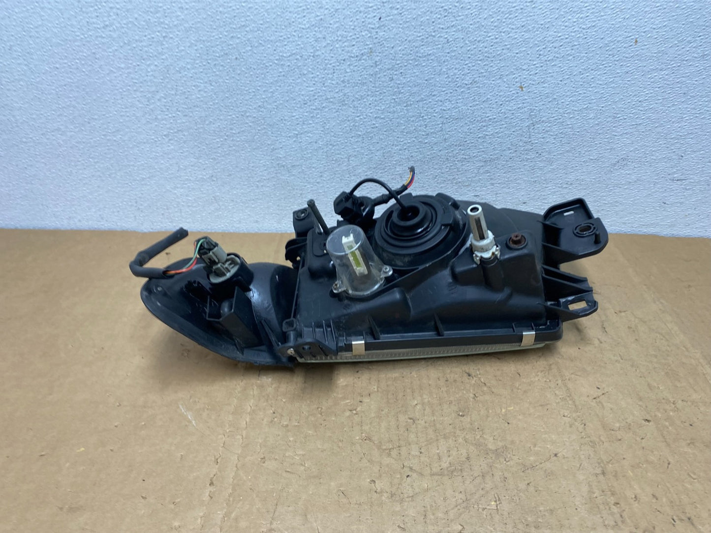 1999 to 2000 Subaru Forester Right Passenger Side Headlight Halogen Oe AD1323 DG5