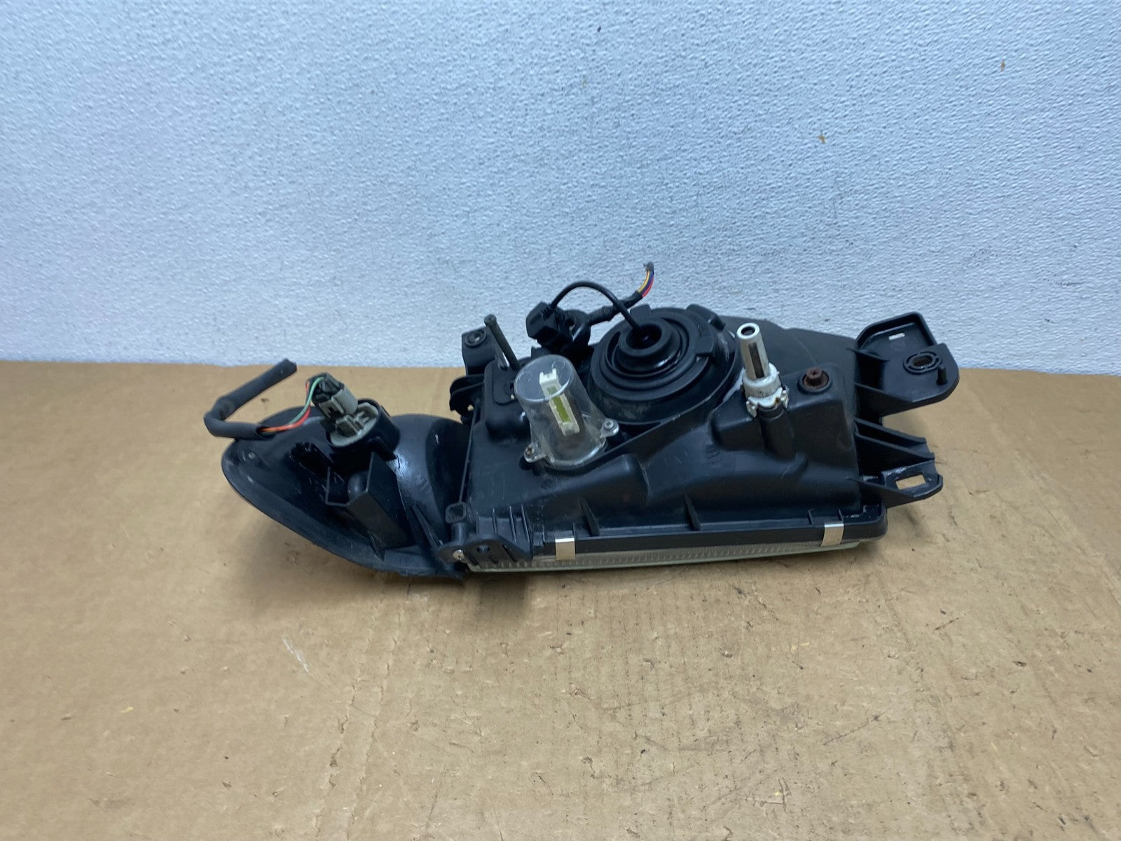 1999 to 2000 Subaru Forester Right Passenger Side Headlight Halogen Oe AD1323 DG5