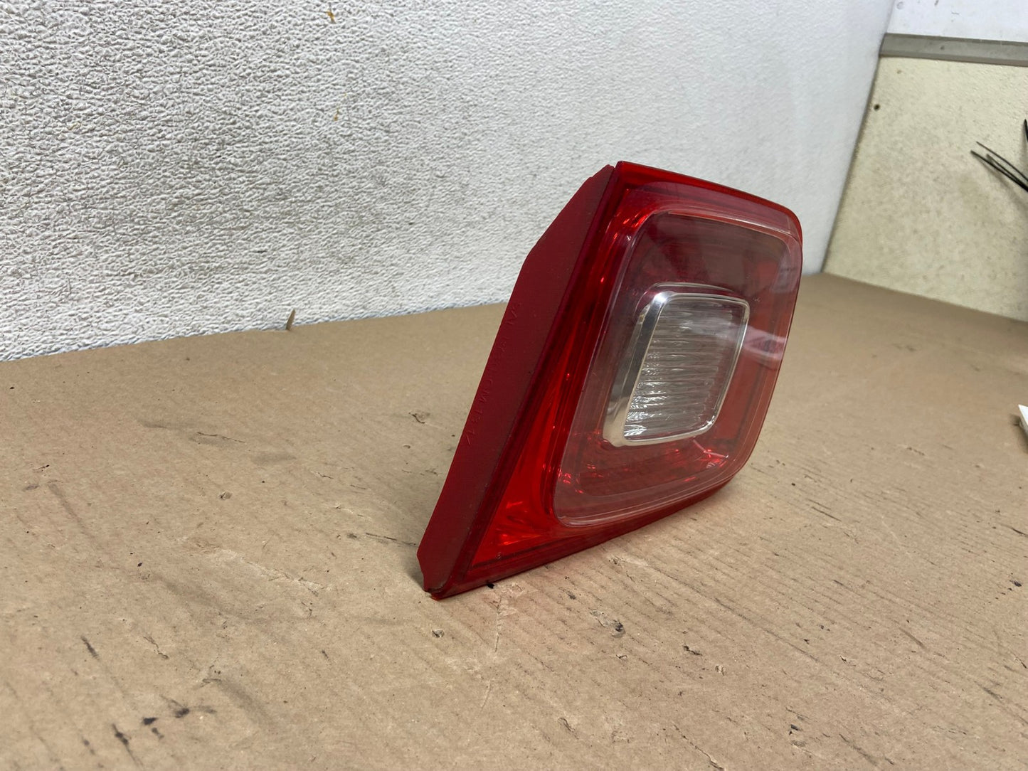 2013-2016 Chevrolet Malibu Right Passenger Rh Inner LED Tail Light AG7950 LK1