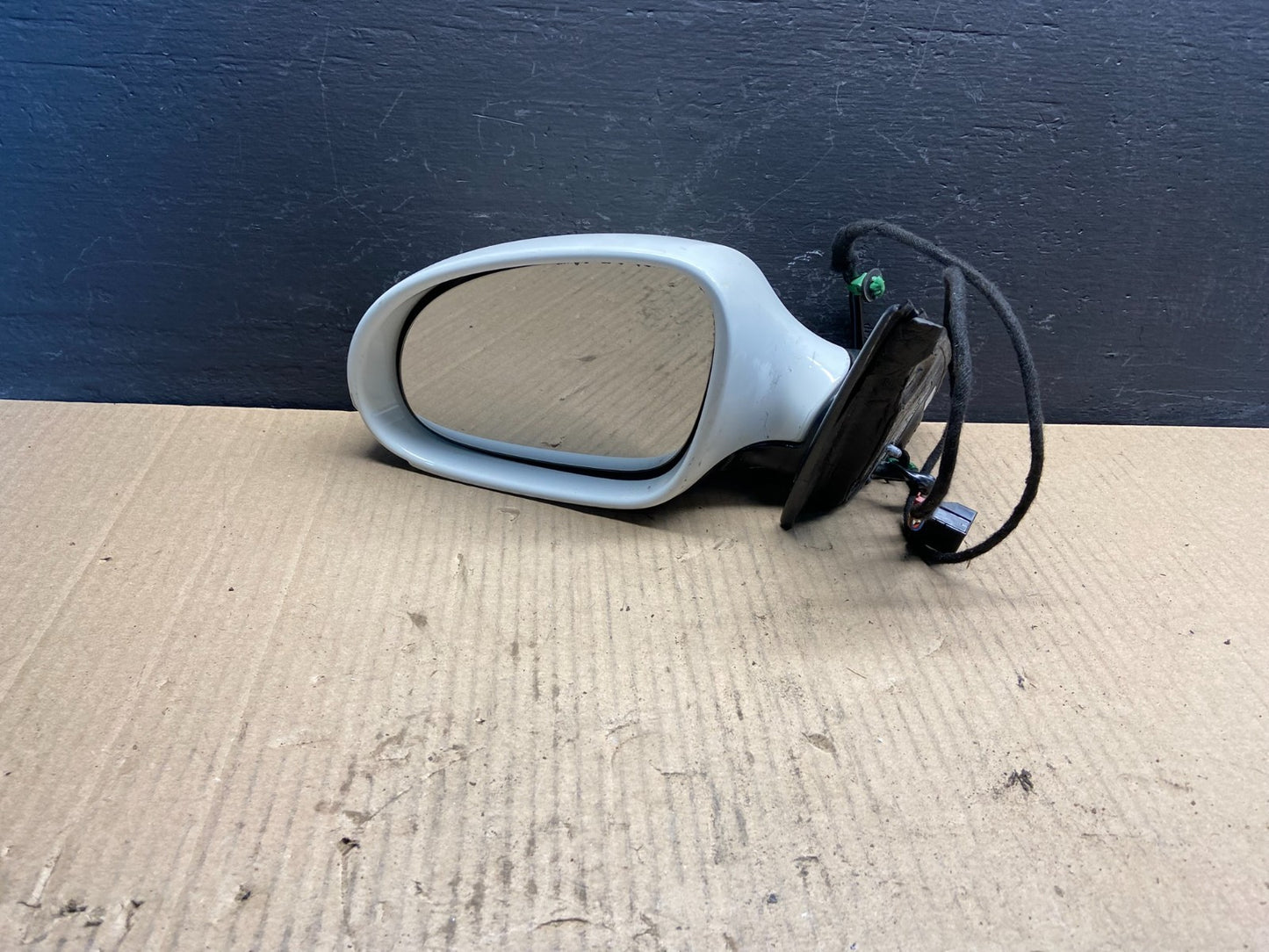 2006-2010 Volkswagen Passat Left Driver Turn Sgn View Door Mirror AC0546 MS2
