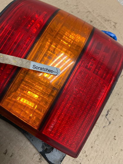 1998 1999 2000 Lexus LS400 Right Passenger RH Side Tail Light OEM Z6237 DW3
