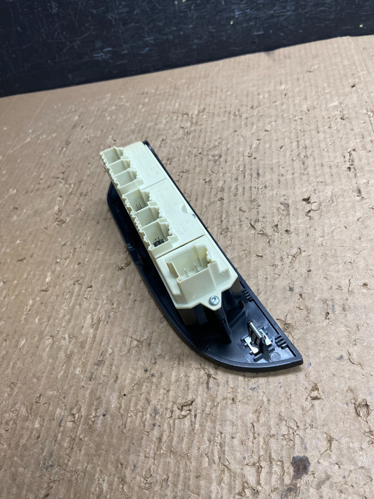 2007-2014 Tahoe Yukon Suburban Escalade Passenger Window Switch Control AF1655 D4