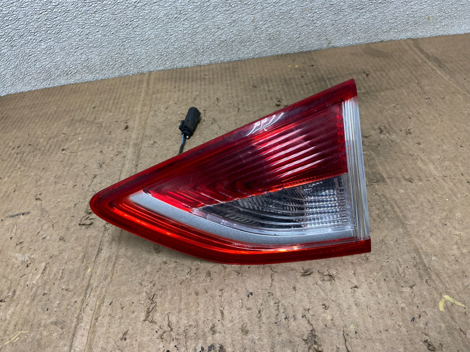 2013 to 2016 Ford Escape Right Passenger RH Side Inner Tail Light OEM AA8211 LK0