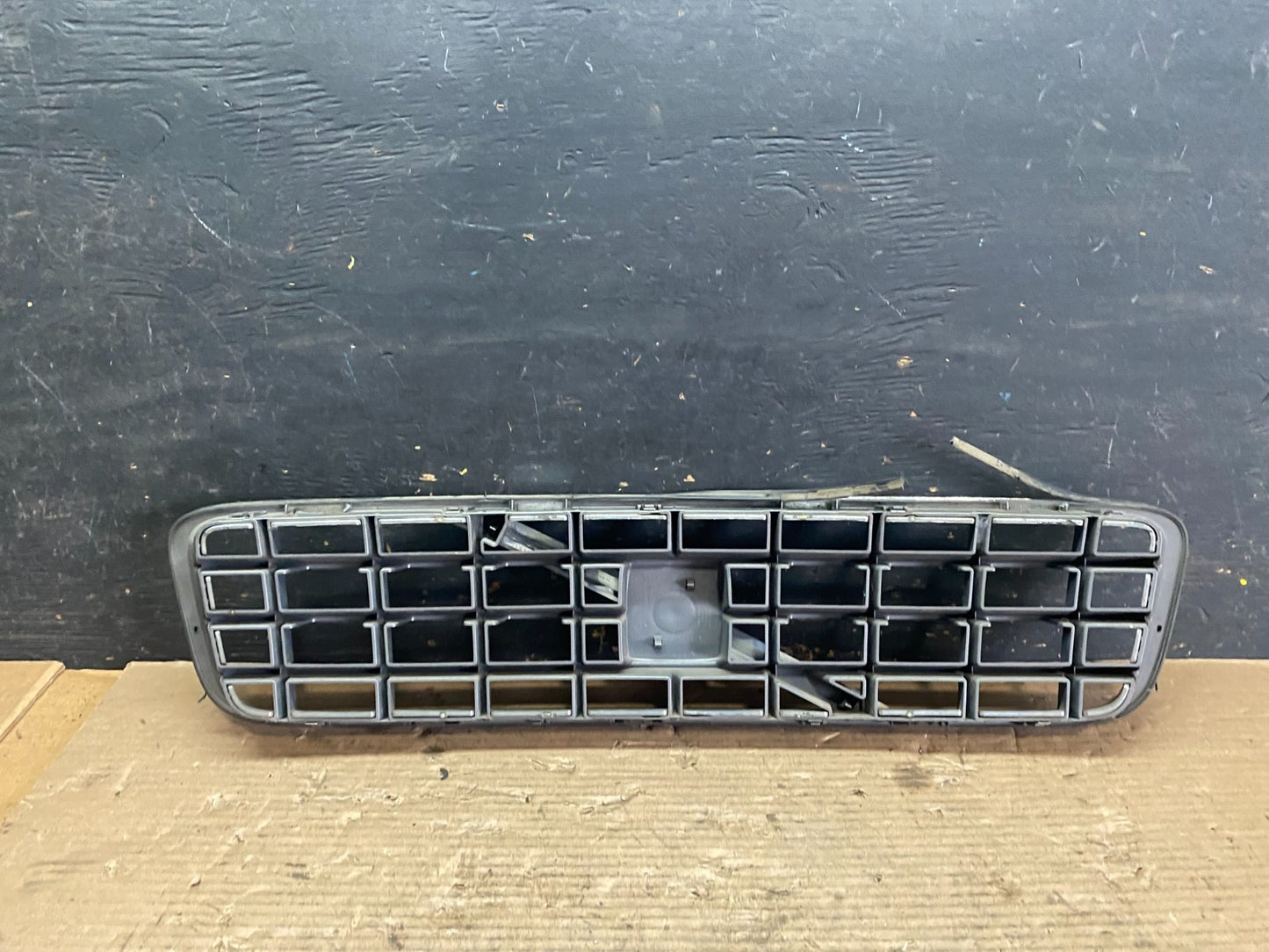 2003 to 2013 Volvo XC90 Front Upper Grill Grille Oem S5690 DG8