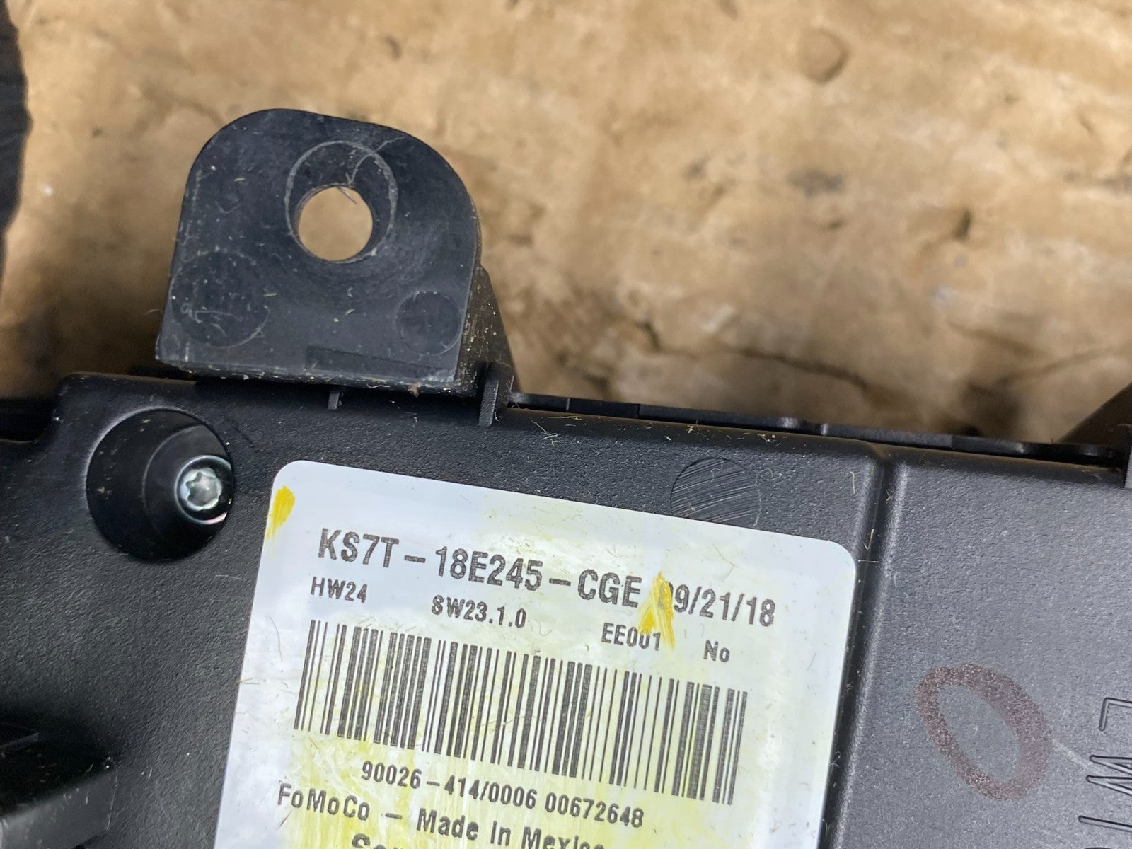 2019 to 2020 Ford Fusion Radio Climate Control A/C Control ad1875 DG5