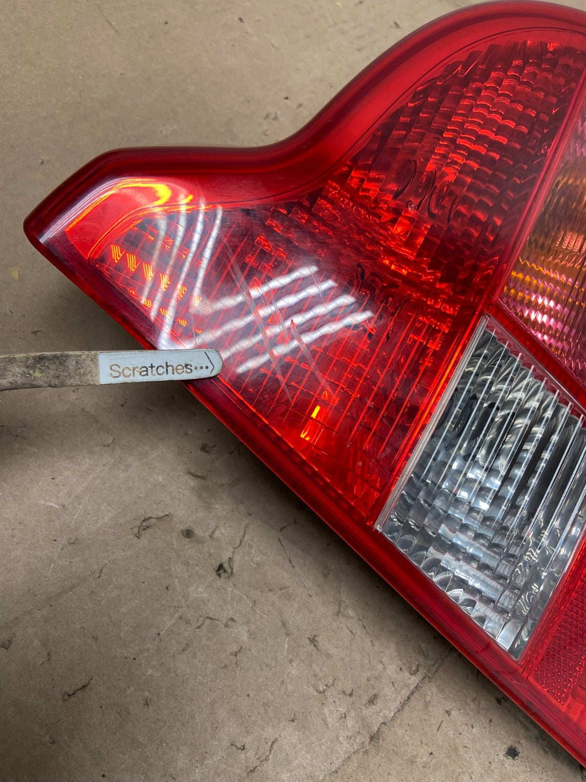 2004 - 2006 Volvo S80 Right Passenger RH Side Tail Light AG5687 LK3