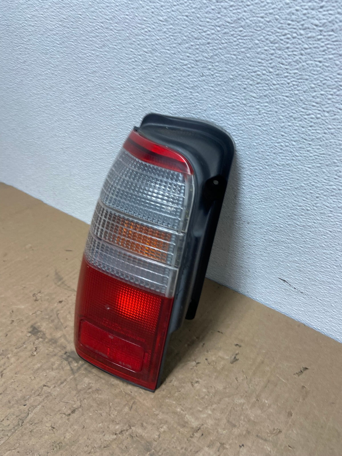 1996 to 2000 Toyota 4Runner Left Driver LH Side Tail Light OEM AC0325 LK1