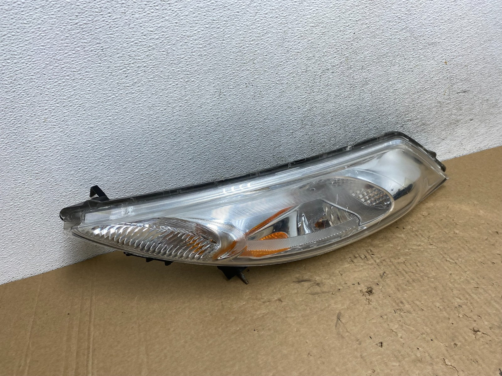 2011-2014 Nissan Juke Turn Signal Headlight Left Driver LH Halogen AF7980 DW2