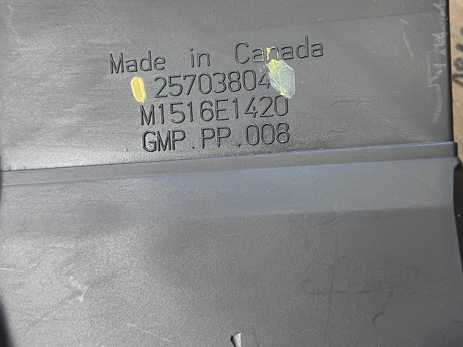 2004 to 2009 Cadillac SRX Front Center Dash A/C Air Vent AB2244 DG5