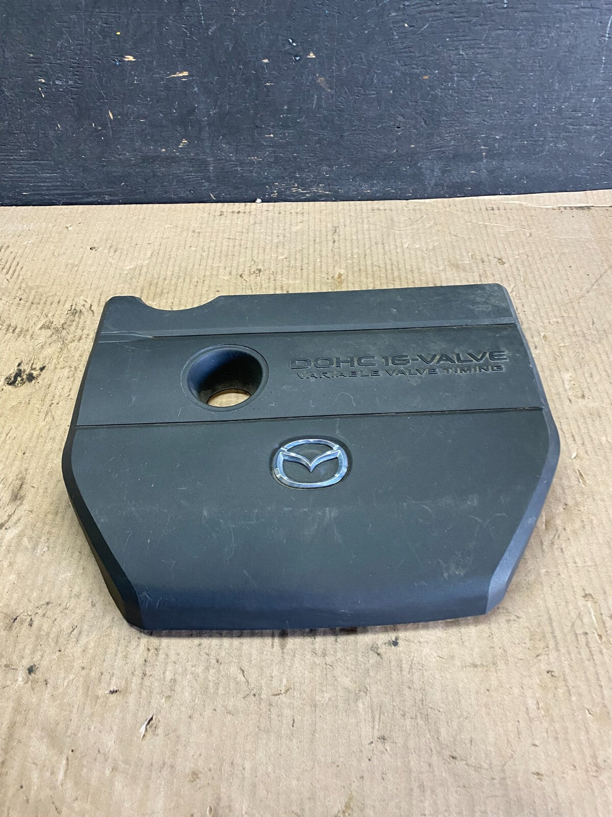 2004 to 2009 Mazda 3 DOHC 16 VALVE Engine Shield Top Cover L9433 PS0