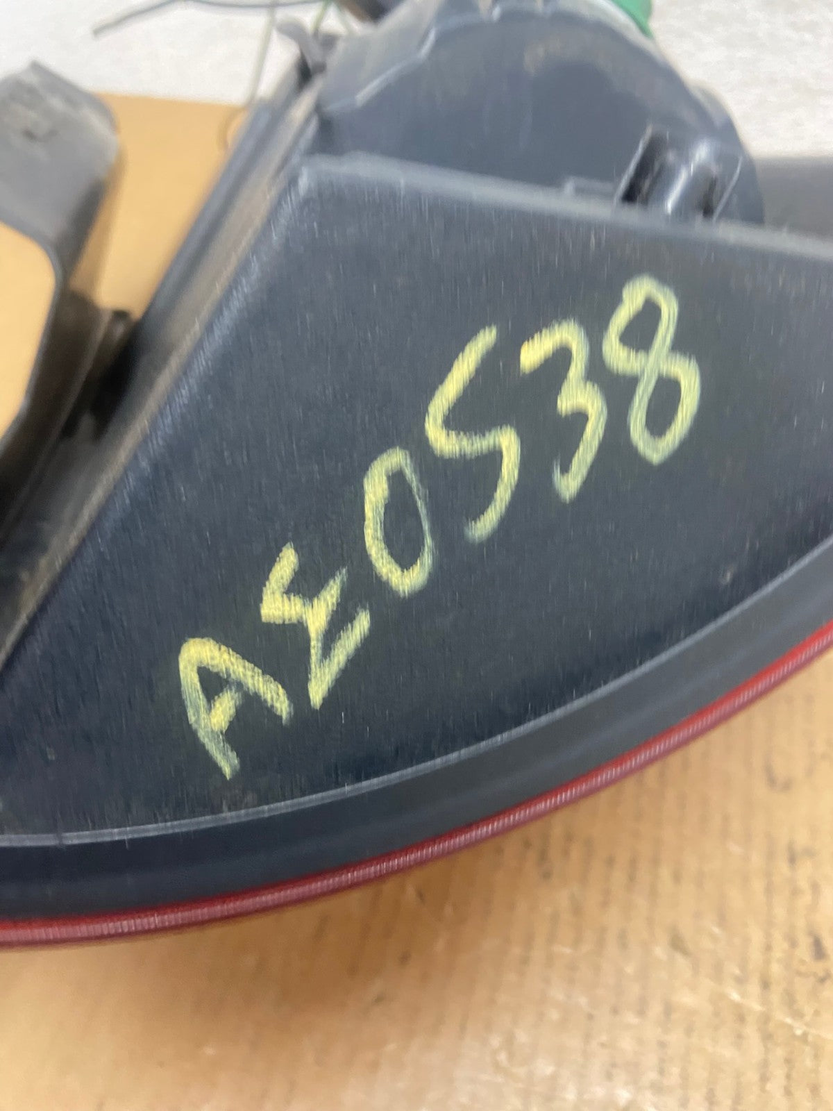 2008-2010 Chrysler Town and Country Left Driver Tail Light AE0538 LK6