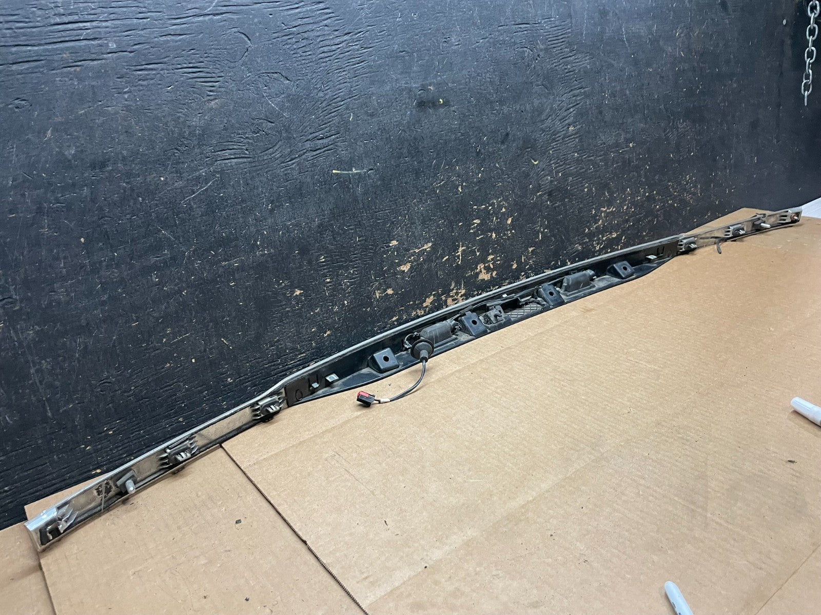 2011 to 2014 Ford Explorer Rear Tailgate Gate Trim Molding With Camera AA9030 DG7
