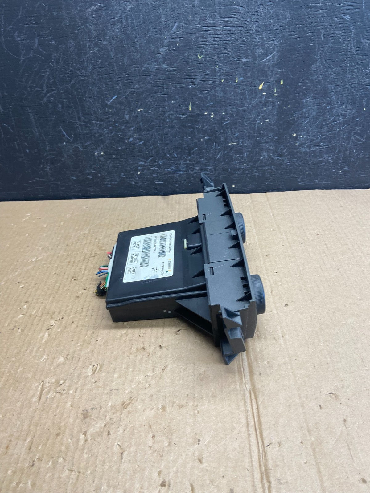 2006 to 2011 Cadillac DTS AC Heater Climate Control Panel AE3846 DG1