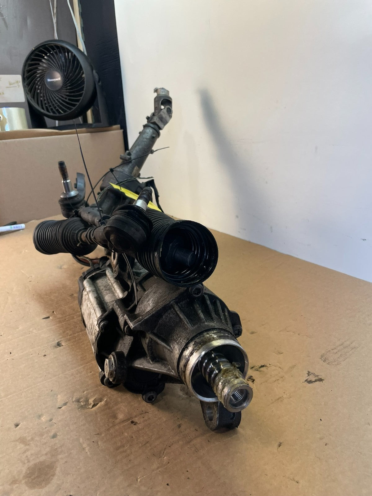 2011-2019 BMW (F01 F06 F07 F10) RWD Steering Gear Rack & Pinion AG98341